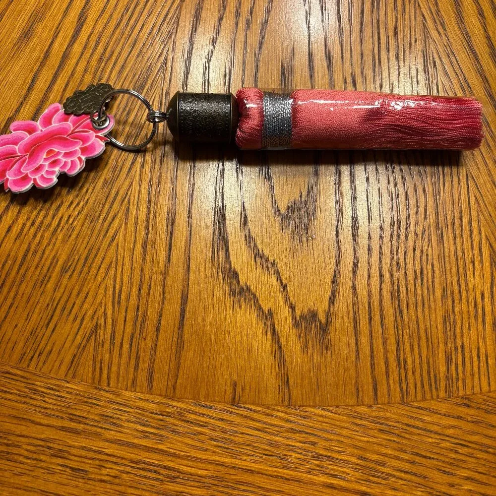 PAPAYA! TASSEL KEYCHAIN BRAND NEW